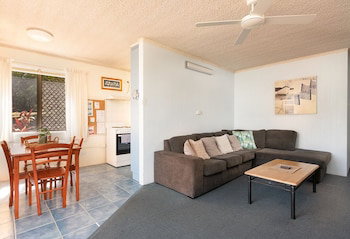 Yamba Towers 2 - Accommodation Broadbeach 6
