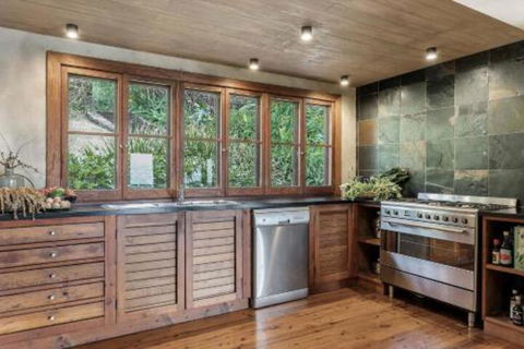 Eastern Rise Main House - Accommodation Broadbeach 7