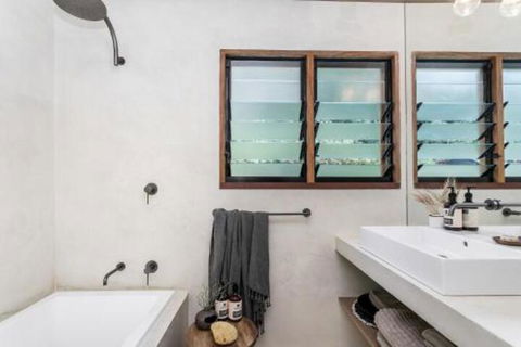 Eastern Rise Main House - Accommodation Broadbeach 6