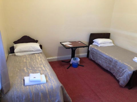 Commercial Hotel Morgan - Accommodation Broadbeach 4