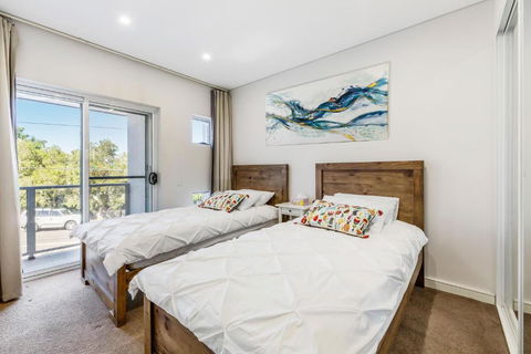 Relax In A Spacious & Modern Townhouse In Asquith - Accommodation Broadbeach 1