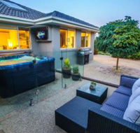 The Little Island Orchard - Accommodation Broadbeach