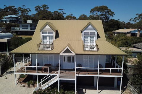 Monterey Bay Of Fires - Accommodation Broadbeach 2