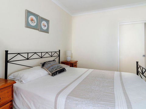 Beach Front Bliss - Accommodation Broadbeach 4