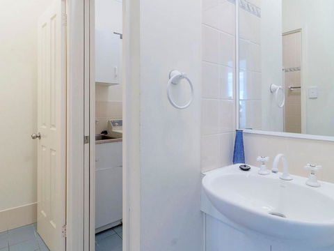 Beach Front Bliss - Accommodation Broadbeach 6