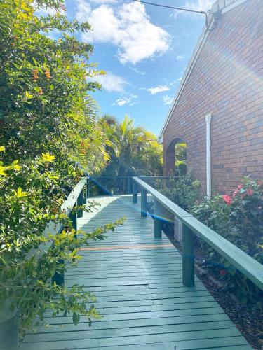 Woorim Secluded Palms Villa - Accommodation Broadbeach 2