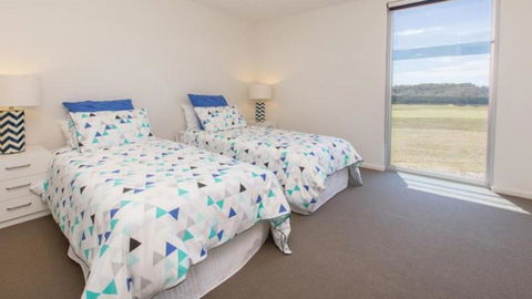 ST ANDREWS BEACH APARTMENT 4.02 - Accommodation Broadbeach 2