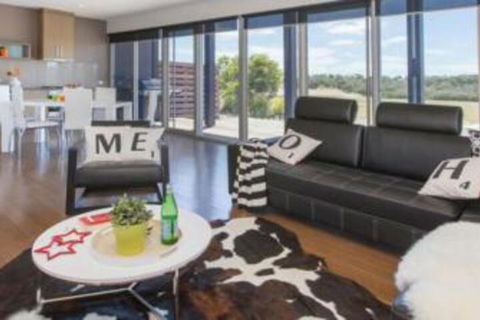 ST ANDREWS BEACH APARTMENT 4.02 - Accommodation Broadbeach 0