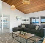 Ohana Oasis front row to reserve beach  ocean - Accommodation Broadbeach