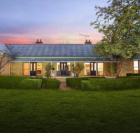 Sutton Downs renovated country home on 100 acres - Accommodation Broadbeach