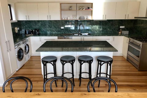 HIDDEN HAVEN Binalong Bay - Accommodation Broadbeach 1