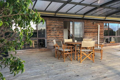 HIDDEN HAVEN Binalong Bay - Accommodation Broadbeach 3