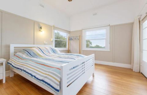 BEACHSIDE GETAWAY DROMANA - Accommodation Broadbeach 3