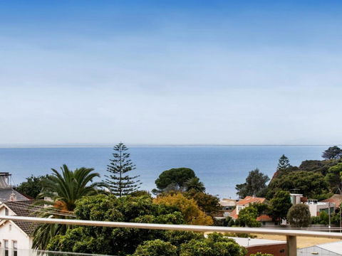 NORTH POINT RETREAT MORNINGTON - Accommodation Broadbeach 4