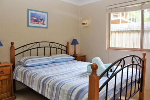 BEACHSIDE VILLA 2 - Accommodation Broadbeach 3