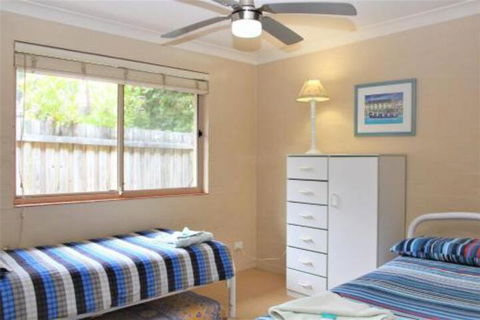 BEACHSIDE VILLA 2 - Accommodation Broadbeach 4