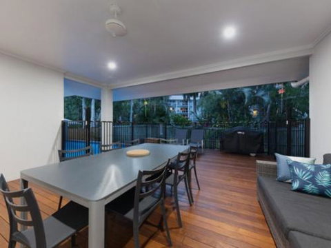 CANOPY HOUSE At PALM COVE - Accommodation Broadbeach 5