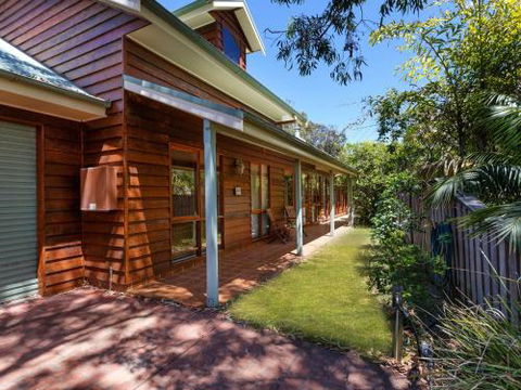 Semaphore Beach House - Accommodation Broadbeach 2