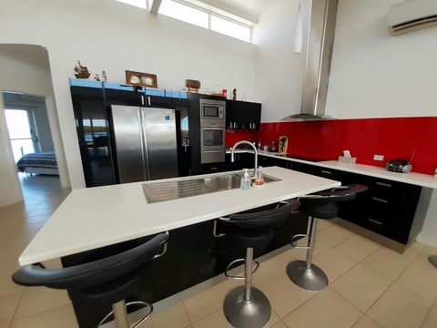 Carnarvon Beach Retreat - Accommodation Broadbeach 3