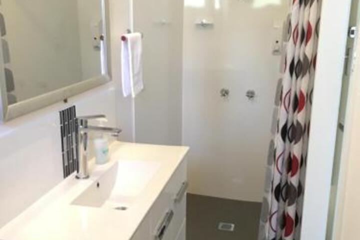 Aratula QLD Accommodation Broadbeach