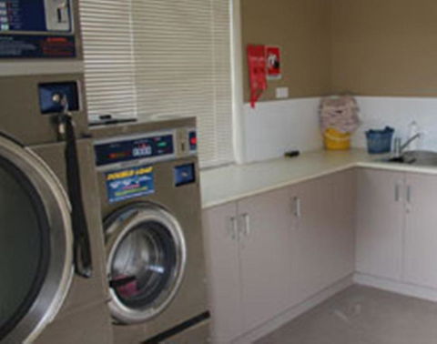 Cosmos Country Motor Inn - Accommodation Broadbeach 5