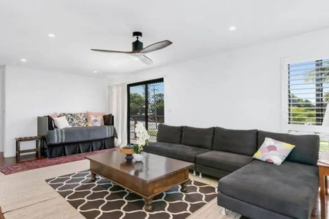 Spacious 2 Bedroom Townhouse In Southport - Accommodation Broadbeach 4