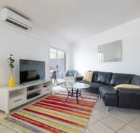 Peaceful 1 Bedroom Apartment With Parking - Accommodation Broadbeach
