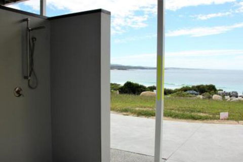 BEACHHOUSE BINALONG Luxury Waterfront Holiday House At Bay Of Fires - Accommodation Broadbeach 0