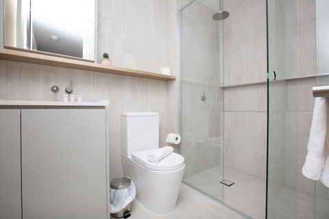 The Lively City 2bed 2 Bath APT @footscray - Accommodation Broadbeach 2