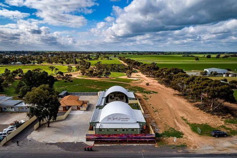 Lake Tyrrell Accommodation LTA - Accommodation Broadbeach 1