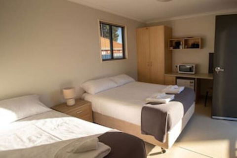 Lake Tyrrell Accommodation LTA - Accommodation Broadbeach 7