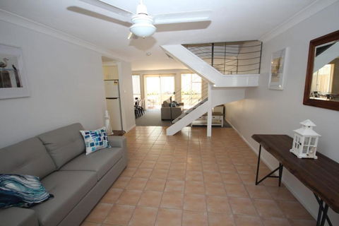 Waters Edge - Accommodation Broadbeach 5