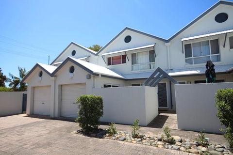 Waters Edge - Accommodation Broadbeach 3