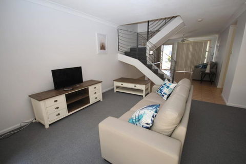 Waters Edge - Accommodation Broadbeach 6