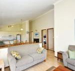 Pet Friendly on Pelican Close to Myall River - Accommodation Broadbeach
