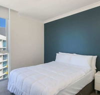 Spacious 3 Bedroom Apartment on the 39th Floor With Pool - Accommodation Broadbeach