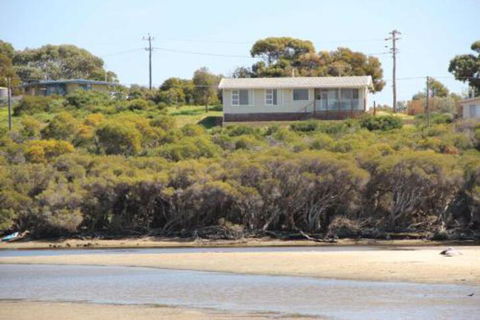 River Panorama Beach House - Accommodation Broadbeach 6