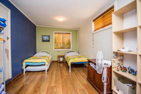 The Gee Beach House - Accommodation Broadbeach 2