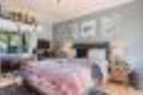 3 Beaches Chic Temporary Home Moments From Beach - Accommodation Broadbeach 2
