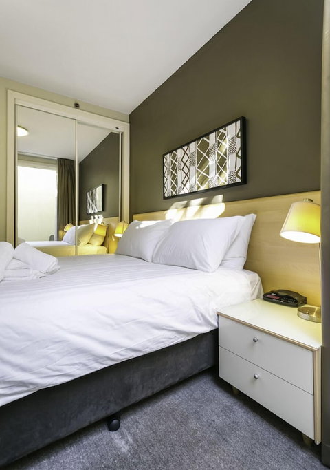 DARLING A Tidy Space In A Great Location - Accommodation Broadbeach 2