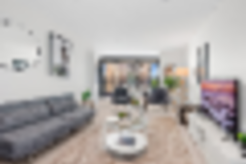 Luxurious CBD 6 Ppl Wifi Netflix Balcony Pool - Accommodation Broadbeach 5