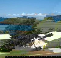 Hideaway Retreat Beach House with Pool - Accommodation Broadbeach
