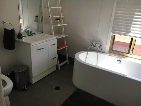 Tropical Farm Stay - Accommodation Broadbeach 3