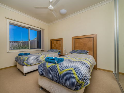 Seafront Unit 60 - Accommodation Broadbeach 3
