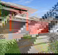 Adelong - Accommodation Broadbeach