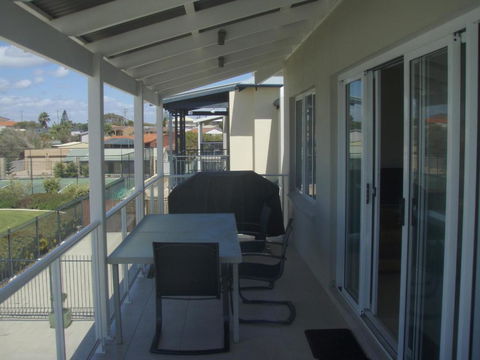 Unit 29 Ledge Point Village - Accommodation Broadbeach 4