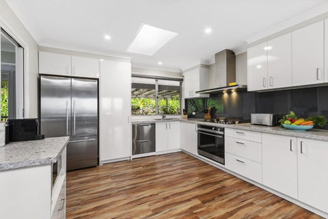 WINDARRI - Accommodation Broadbeach 6