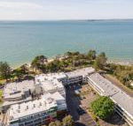 FAMILY ISLAND GETAWAY BEACHFRONT APARTMENT - Accommodation Broadbeach