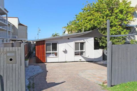 BEACH SHOPS & FABULOUS VACATION HOME! - Accommodation Broadbeach 2