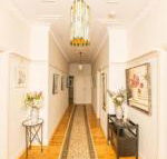 Hillside Cottage  Comfy Spacious Walk to CBD  Stannies - Accommodation Broadbeach